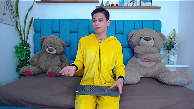 Brian hot online show from March 2, 2026, 11:17 am