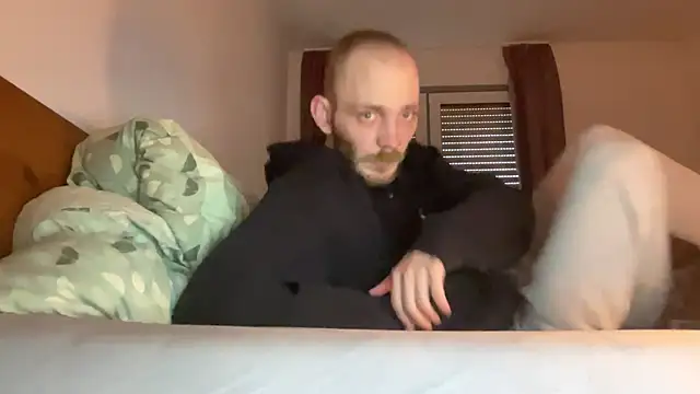 MolleDolle online show from October 8, 2025, 2:36 pm