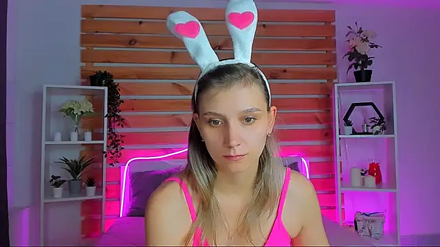 Sophia Elliott online show from October 14, 2025, 1:50 am