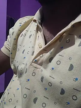 Snapshot of Y0ur_Slave chatting on January 7, 2026, 5:37 pm Y0ur Slave online show from January 7, 2026, 5:37 pm