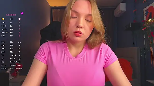 Snapshot of RebeccaEglitis chatting on April 27, 2026, 5:00 pm RebeccaEglitis online show from April 27, 2026, 5:00 pm
