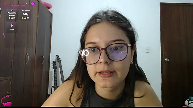 CarlaLorez online show from May 18, 2026, 8:58 pm