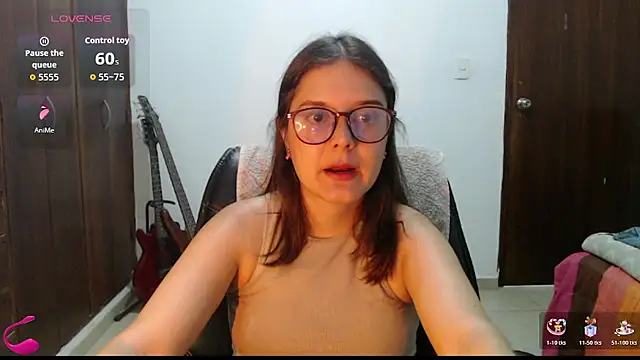 CarlaLorez online show from May 21, 2026, 9:22 pm