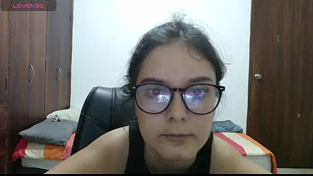 CarlaLorez online show from July 16, 2026, 11:55 pm
