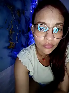Snapshot of cerecita_anna chatting on May 4, 2026, 8:05 pm cerecita anna online show from May 4, 2026, 8:05 pm