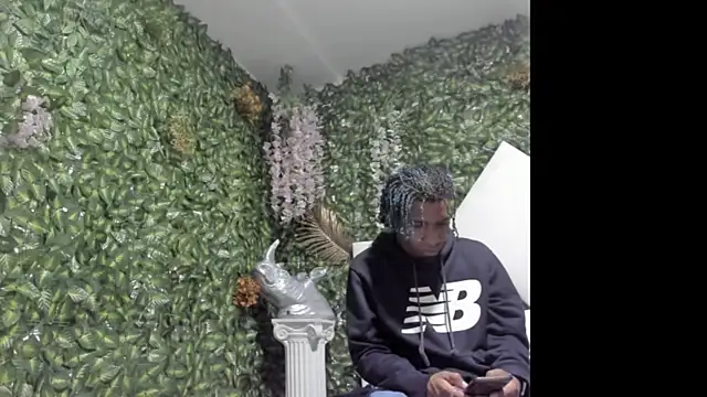 Snapshot of REDBRYAN_EBANO chatting on October 11, 2025, 7:23 pm REDBRYAN EBANO online show from October 11, 2025, 7:23 pm