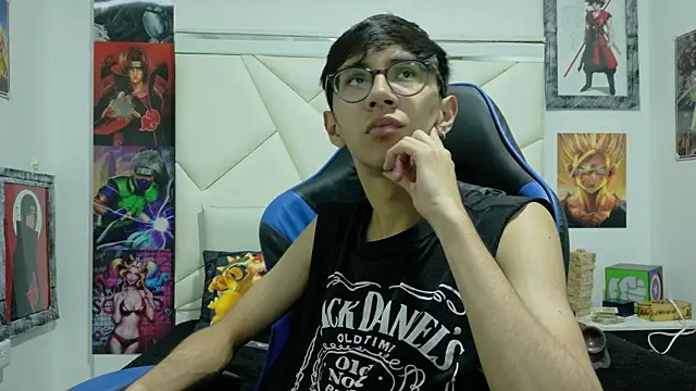 TWINK JOSS online show from October 11, 2025, 7:34 pm