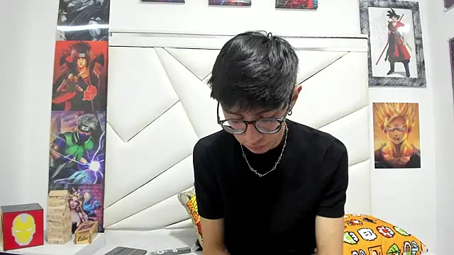 TWINK JOSS online show from October 16, 2025, 7:48 pm