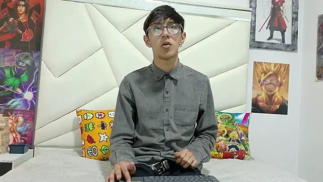 TWINK JOSS online show from October 22, 2025, 7:24 pm