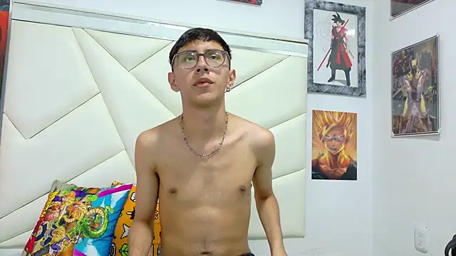 TWINK JOSS online show from October 24, 2025, 7:43 pm