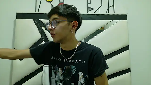 TWINK JOSS online show from November 7, 2025, 7:36 pm