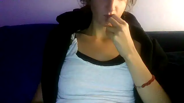 Snapshot of SuperValentina chatting on October 9, 2025, 8:40 pm SuperValentina online show from October 9, 2025, 8:40 pm