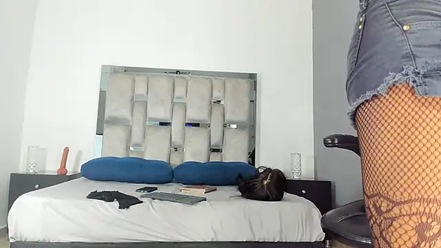 hanyel zion online show from November 4, 2025, 3:05 am