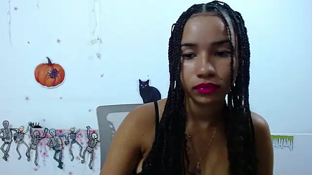 Hillary Bel online show from November 4, 2025, 8:08 pm