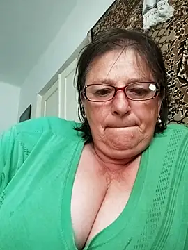 MilaCold5443 online show from May 26, 2026, 12:23 pm