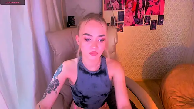 Lollyy baby online show from November 19, 2025, 9:09 am