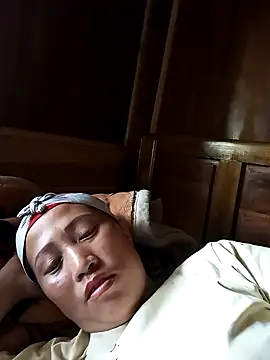 jerry-xx online show from April 6, 2026, 5:08 am