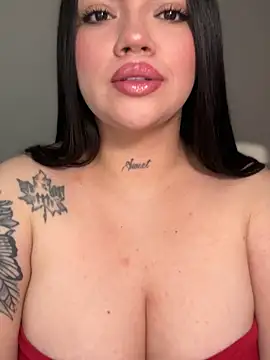 dulcemarianh  online show from April 10, 2026, 7:57 am