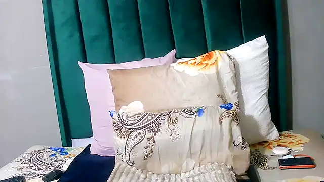 DeliciousBoobsx25 online show from November 12, 2025, 7:31 am