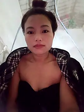 Snapshot of Rabbit-small chatting on October 23, 2025, 6:39 pm Rabbit-small online show from October 23, 2025, 6:39 pm