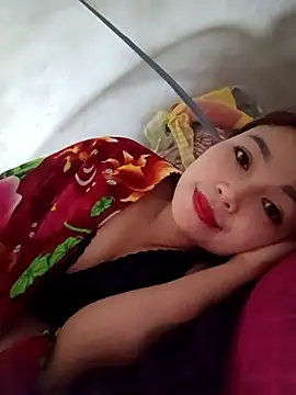 Snapshot of Rabbit-small chatting on November 18, 2025, 2:43 pm Rabbit-small online show from November 18, 2025, 2:43 pm