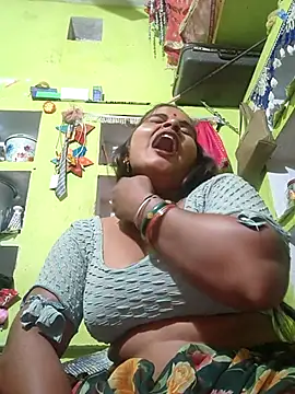 Snapshot of ALEXXA_143 chatting on October 16, 2025, 5:14 pm ALEXXA 143 online show from October 16, 2025, 5:14 pm