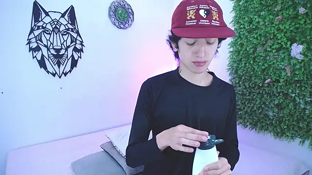 Emo Boy  online show from November 22, 2025, 12:48 pm