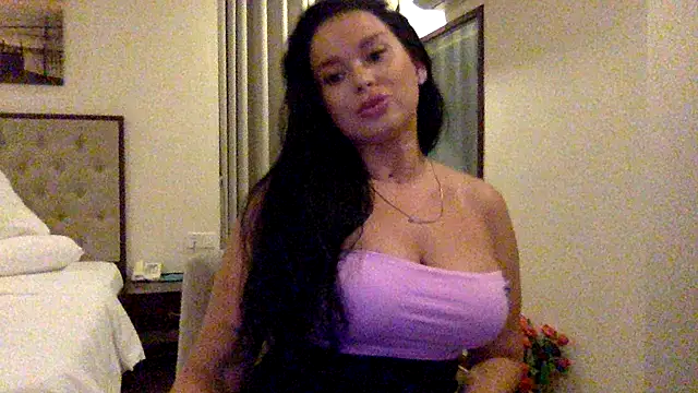 Snapshot of Fayronna chatting on February 13, 2026, 6:26 pm Fayronna online show from February 13, 2026, 6:26 pm