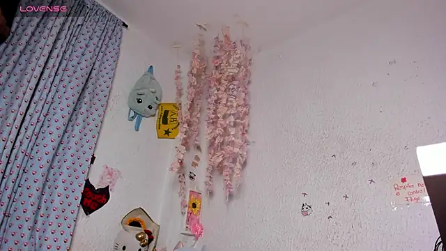 Emilycollei online show from July 19, 2026, 6:39 am