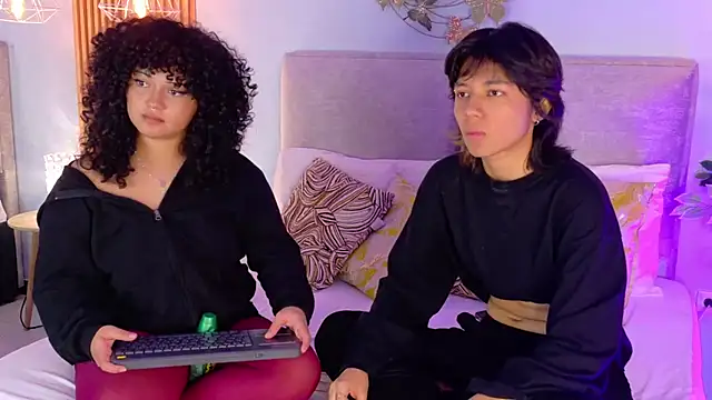 AngelandKai online show from November 18, 2025, 2:39 am