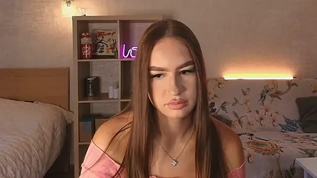 Snapshot of MayaGlow chatting on October 17, 2025, 10:51 am MayaGlow online show from October 17, 2025, 10:51 am