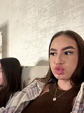 Snapshot of MayaGlow chatting on October 26, 2025, 5:24 am MayaGlow online show from October 26, 2025, 5:24 am