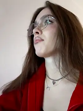 Snapshot of MayaGlow chatting on November 13, 2025, 5:39 am MayaGlow online show from November 13, 2025, 5:39 am