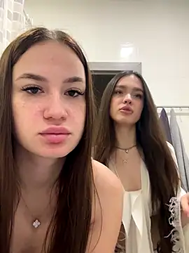 MayaGlow online show from December 21, 2025, 7:26 am