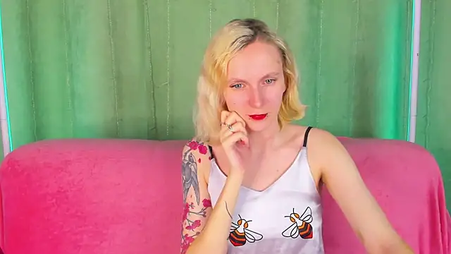 LikiLips online show from April 2, 2026, 1:03 am