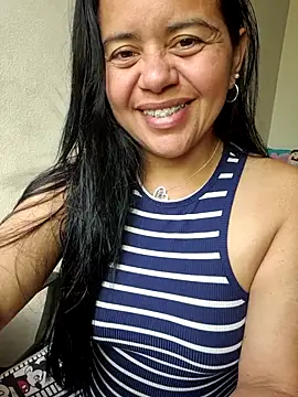 Miss  kendra  online show from December 1, 2025, 2:22 pm