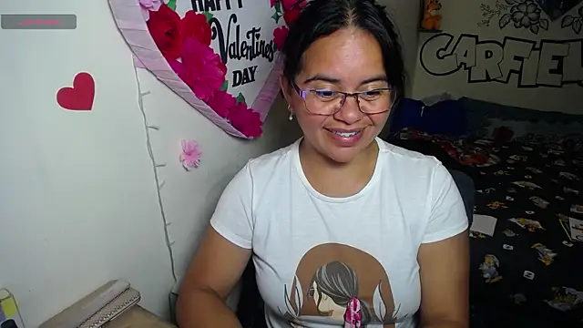 Snapshot of Miss__kendra_ chatting on June 17, 2026, 1:30 am Miss kendra online show from June 17, 2026, 1:30 am