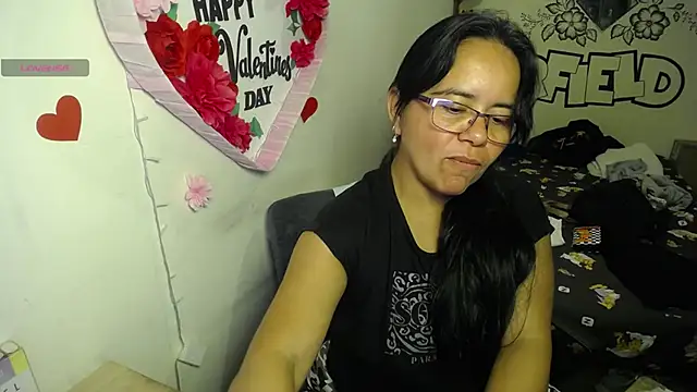 Snapshot of Miss__kendra_ chatting on July 2, 2026, 1:27 am Miss kendra online show from July 2, 2026, 1:27 am