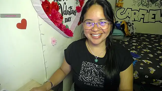 Snapshot of Miss__kendra_ chatting on August 1, 2026, 1:27 am Miss kendra online show from August 1, 2026, 1:27 am