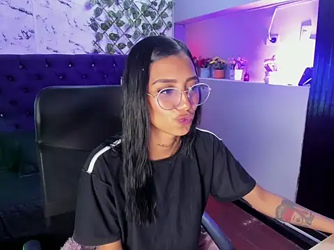 KarlaSlutSkinny   online show from April 16, 2026, 9:39 pm