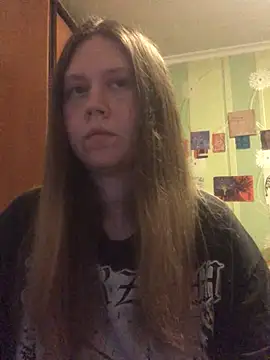 LunaVirelle online show from April 18, 2026, 7:18 pm