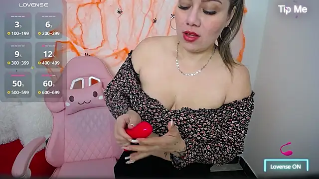 Snapshot of Isabella_wish1 chatting on October 23, 2025, 1:54 pm Isabella wish1 online show from October 23, 2025, 1:54 pm