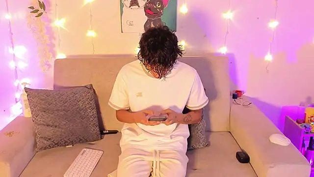 lua boy online show from March 27, 2026, 8:19 pm