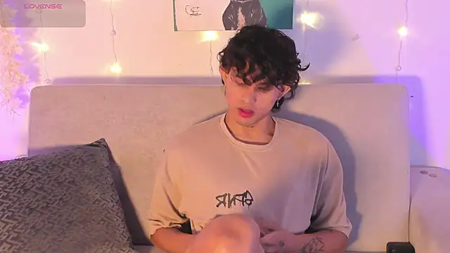 lua boy online show from March 31, 2026, 4:46 am