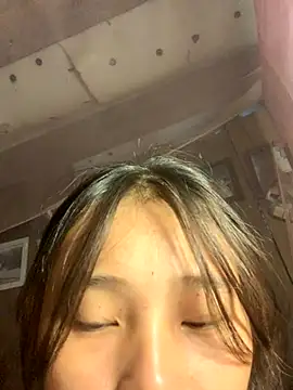 Han-han123 online show from October 28, 2025, 2:04 am