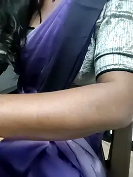 Tamilmallu-duskygirl03 online show from November 26, 2025, 7:15 pm