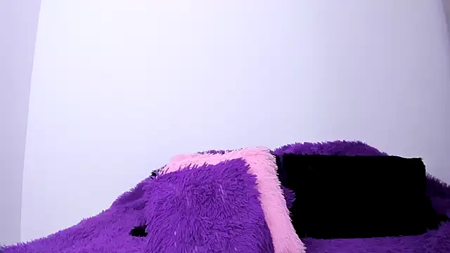 Snapshot of HeidyRousse chatting on October 19, 2025, 12:17 pm HeidyRousse online show from October 19, 2025, 12:17 pm