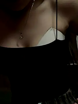 Snapshot of hi-hi-zz chatting on October 11, 2025, 1:38 am hi-hi-zz online show from October 11, 2025, 1:38 am