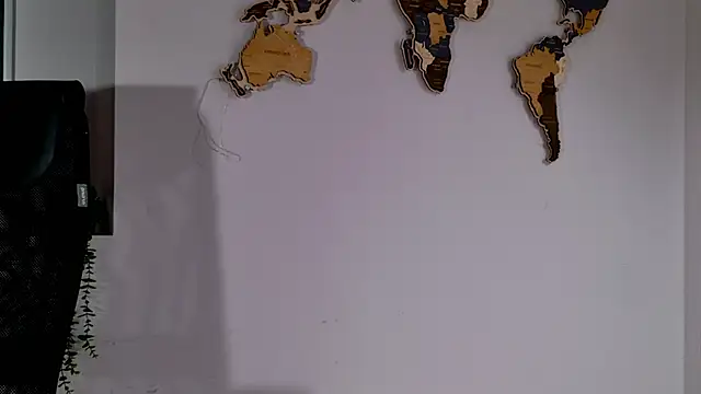 ClaireMathis online show from April 23, 2026, 2:52 pm