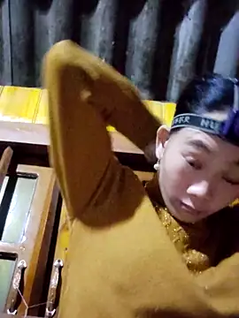 gio-thu online show from November 23, 2025, 1:44 pm